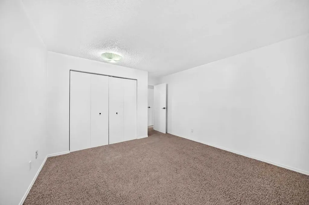 1735 11 Avenue SW Calgary AB T3C 3C9