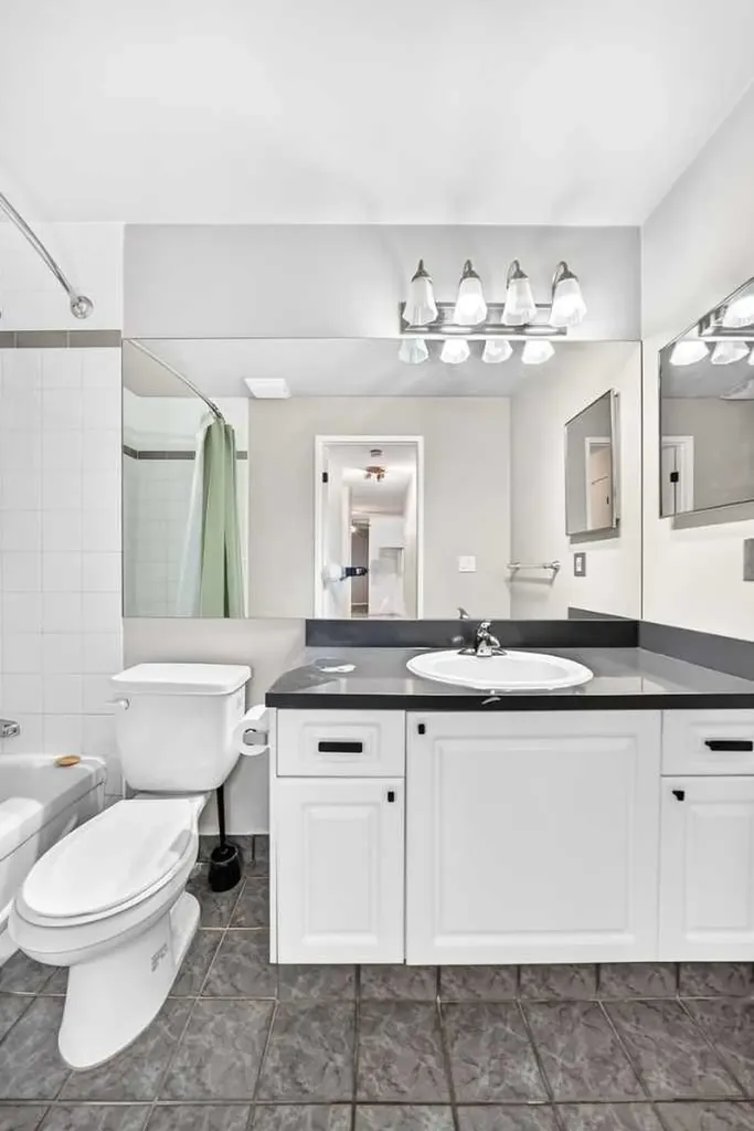 1735 11 Avenue SW Calgary AB T3C 3C9