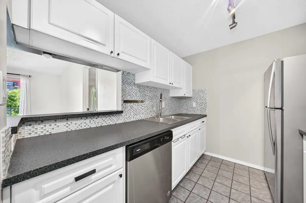 1735 11 Avenue SW Calgary AB t3c3c9