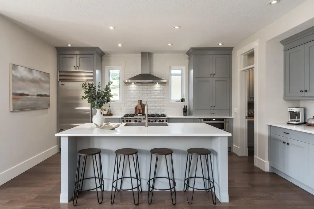 313 Centre Avenue SE Airdrie AB T4B 1H6