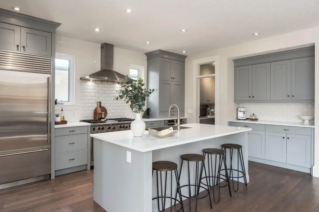 313 Centre Avenue SE Airdrie AB T4B 1H6