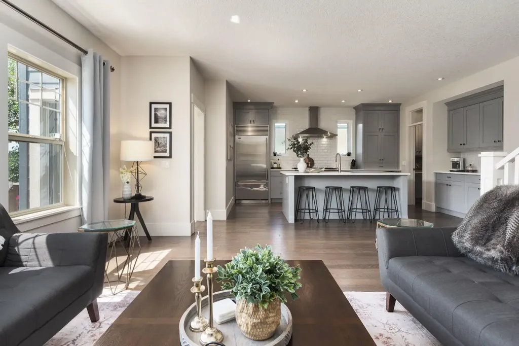 313 Centre Avenue SE Airdrie AB T4B 1H6