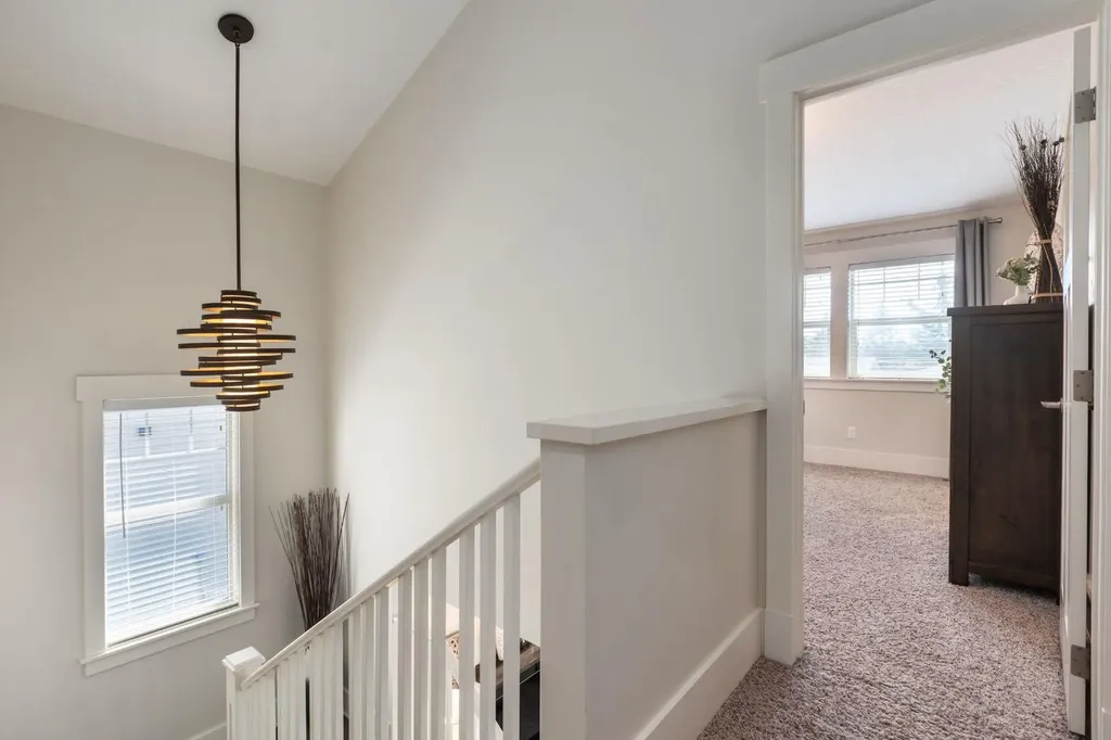 313 Centre Avenue SE Airdrie AB T4B 1H6