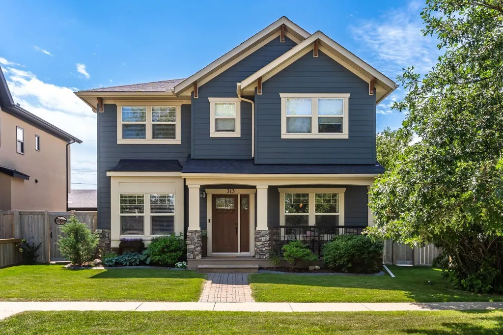 313 Centre Avenue SE Airdrie AB T4B 1H6