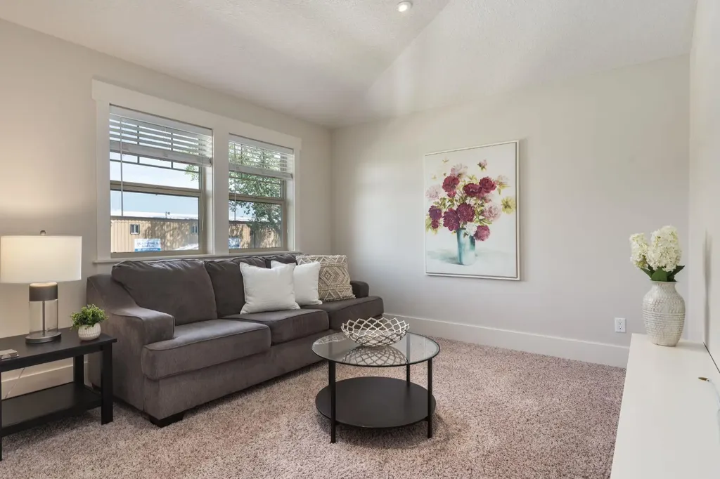 313 Centre Avenue SE Airdrie AB T4B 1H6