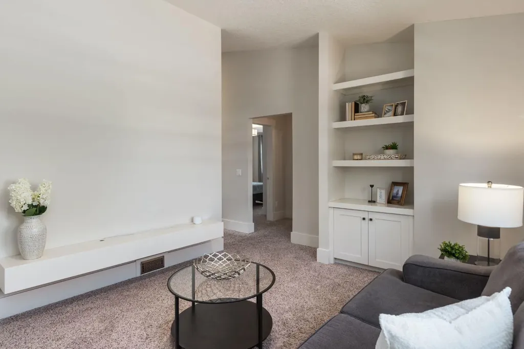 313 Centre Avenue SE Airdrie AB T4B 1H6