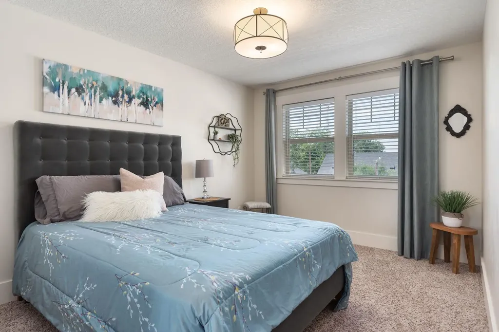 313 Centre Avenue SE Airdrie AB T4B 1H6