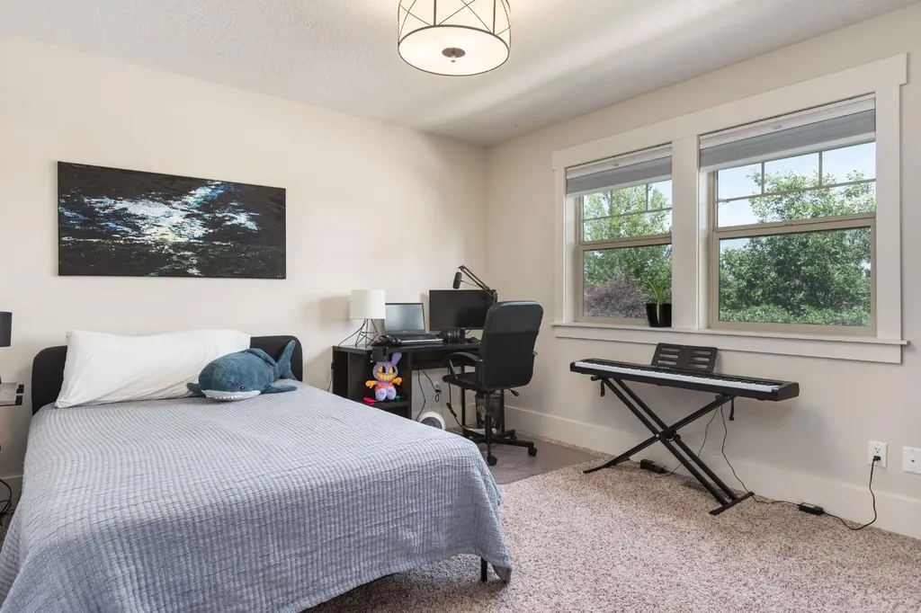 313 Centre Avenue SE Airdrie AB T4B 1H6