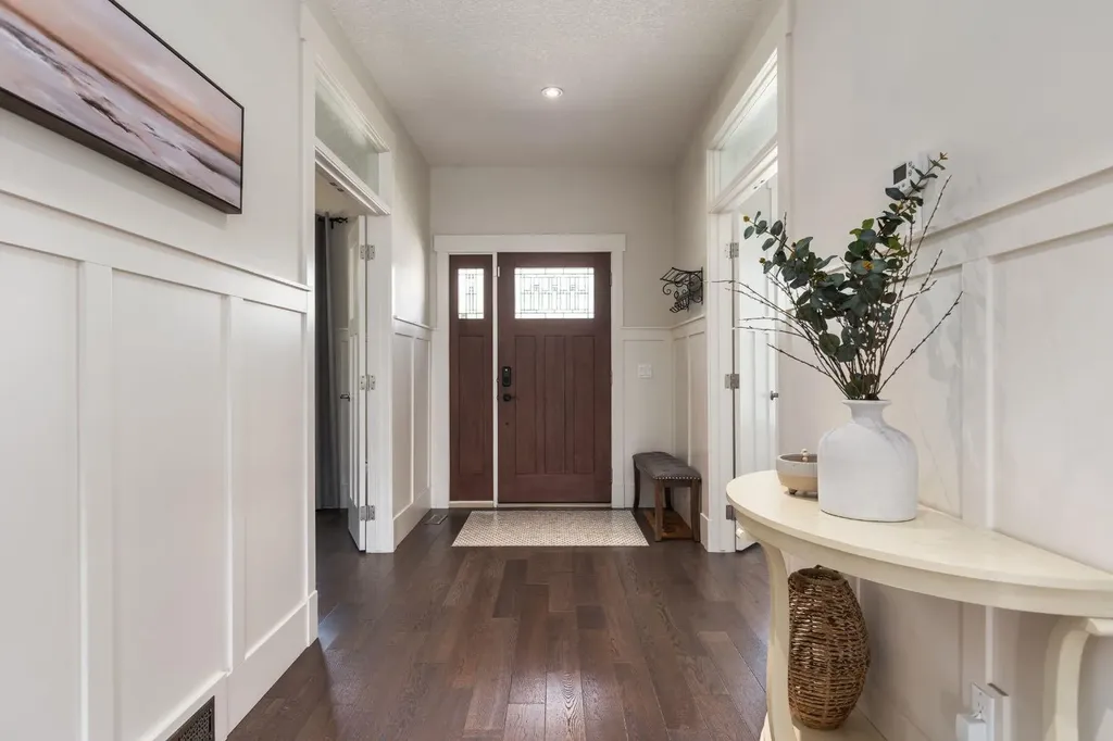 313 Centre Avenue SE Airdrie AB T4B 1H6