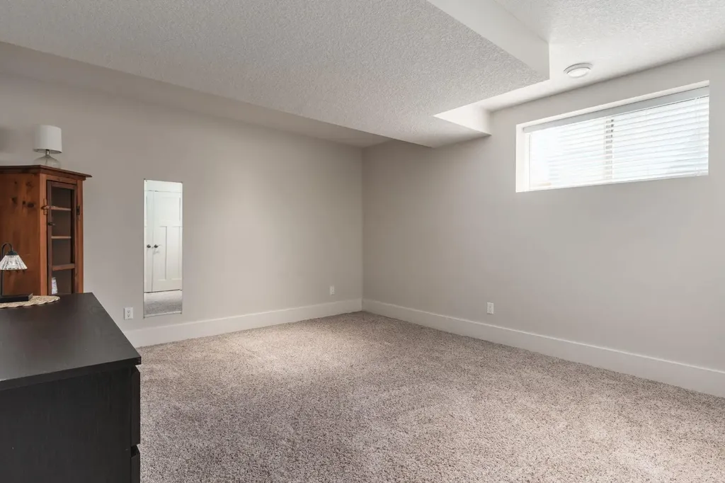 313 Centre Avenue SE Airdrie AB T4B 1H6
