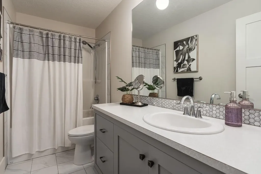313 Centre Avenue SE Airdrie AB T4B 1H6