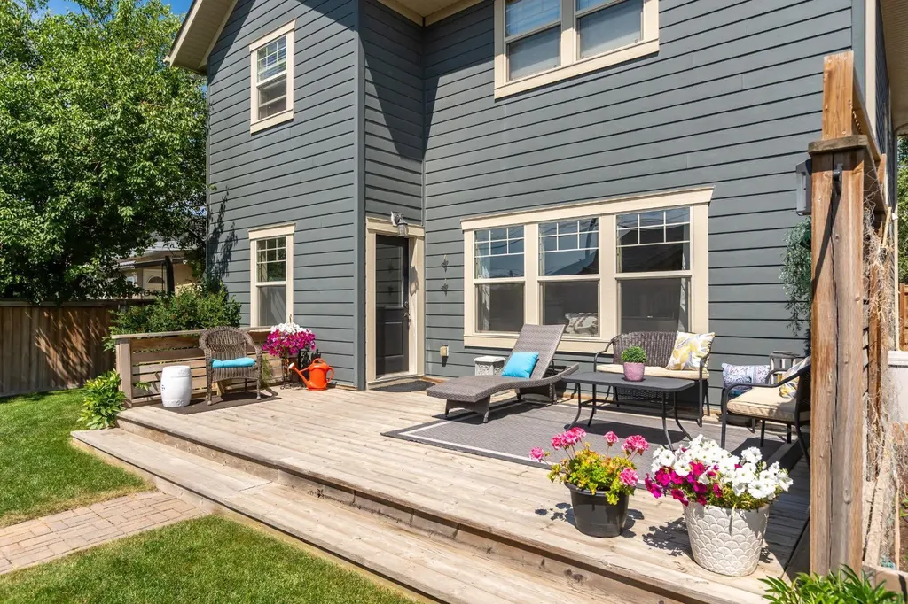 313 Centre Avenue SE Airdrie AB T4B 1H6