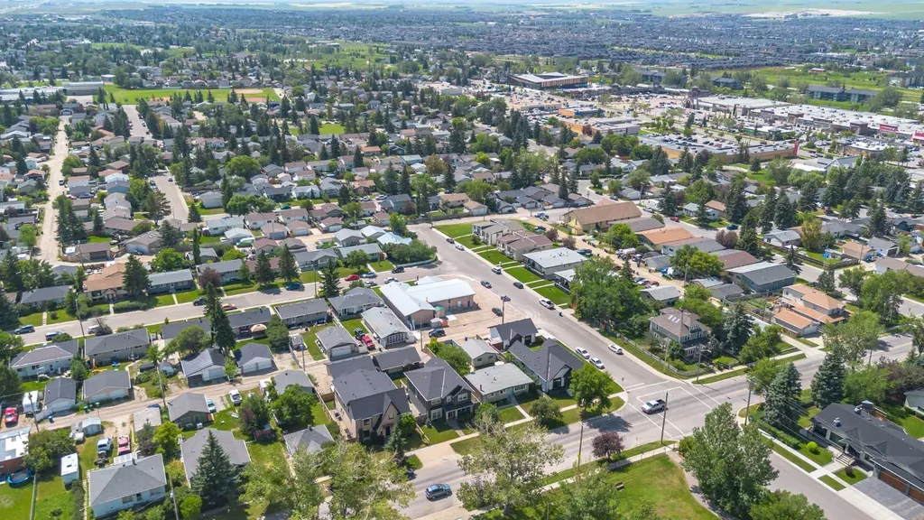 313 Centre Avenue SE Airdrie AB T4B 1H6