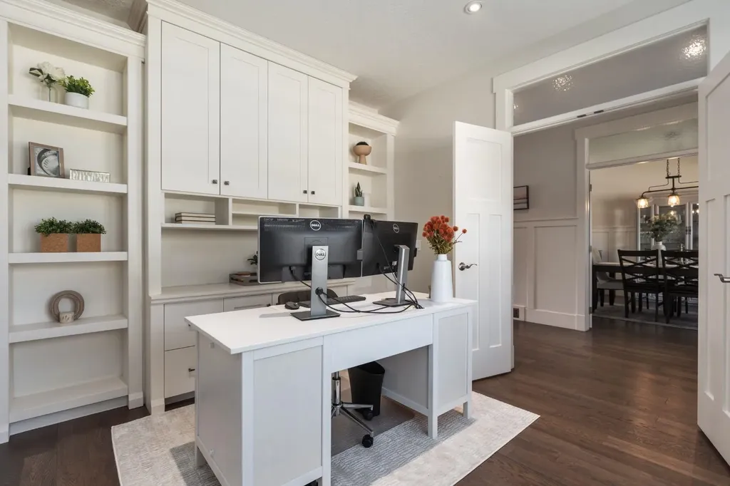 313 Centre Avenue SE Airdrie AB T4B 1H6