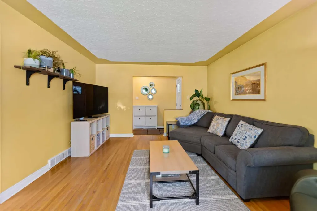 7220 Farrell Road SE Calgary AB T2H 0T6