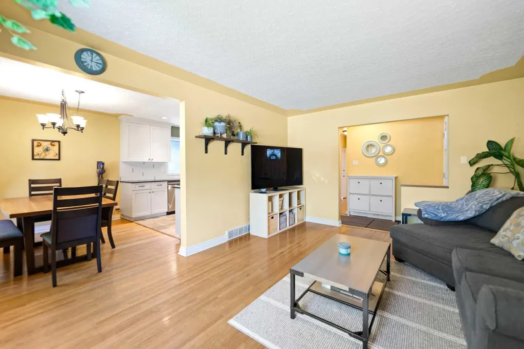 7220 Farrell Road SE Calgary AB T2H 0T6