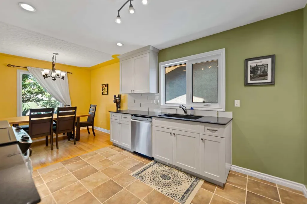7220 Farrell Road SE Calgary AB T2H 0T6