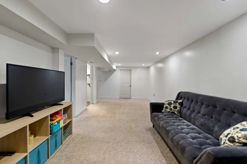 7220 Farrell Road SE Calgary AB T2H 0T6