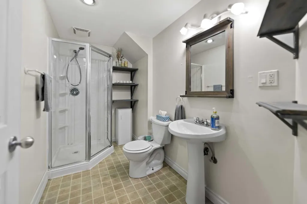 7220 Farrell Road SE Calgary AB T2H 0T6