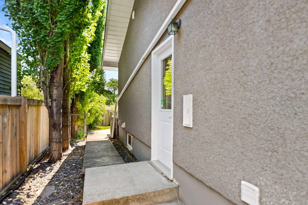 7220 Farrell Road SE Calgary AB T2H 0T6
