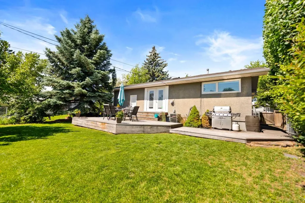 7220 Farrell Road SE Calgary AB T2H 0T6