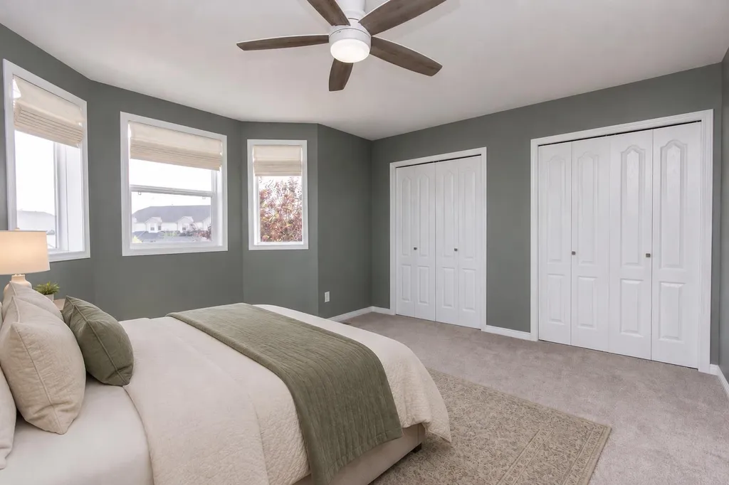 33 Donlevy Avenue Red Deer AB T4R 3B6