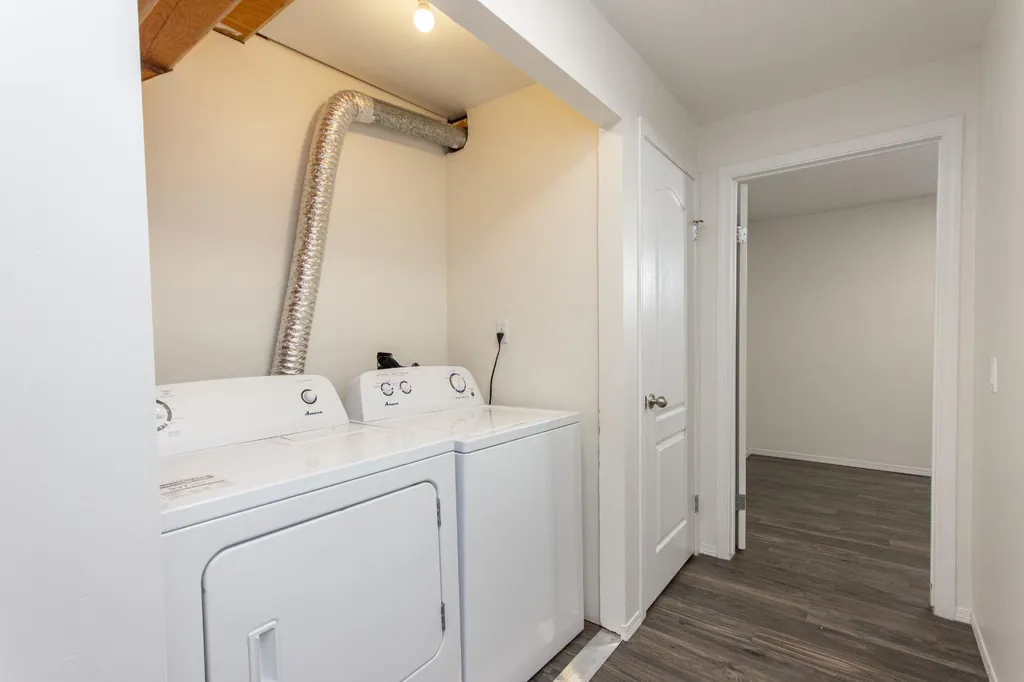 33 Donlevy Avenue Red Deer AB T4R 3B6