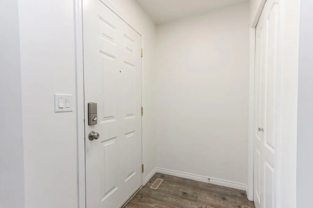 33 Donlevy Avenue Red Deer AB T4R 3B6