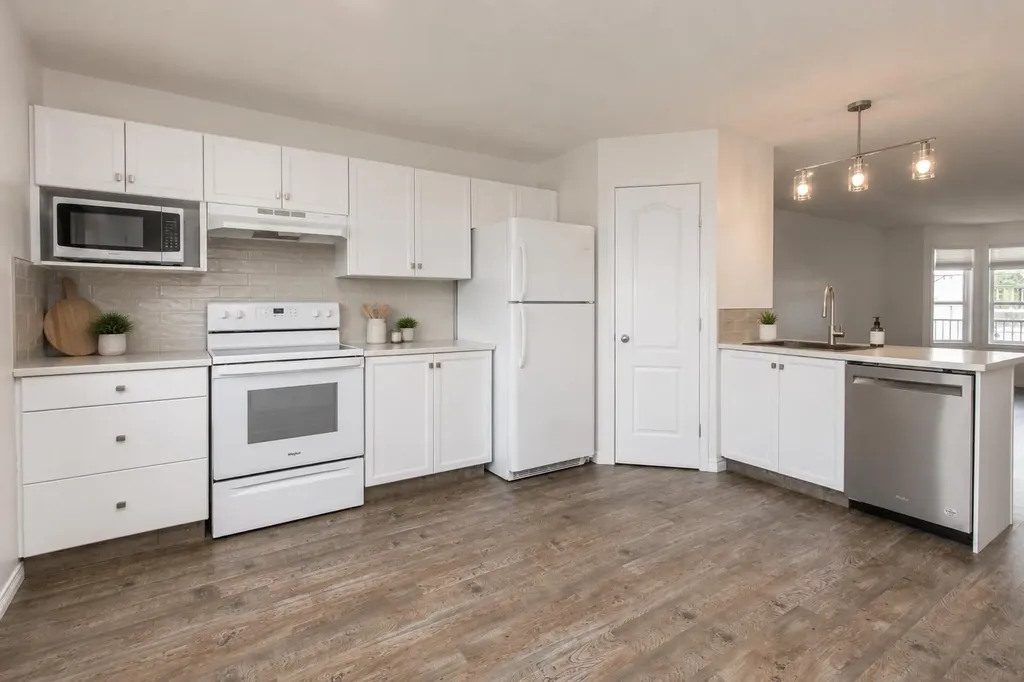 33 Donlevy Avenue Red Deer AB T4R 3B6
