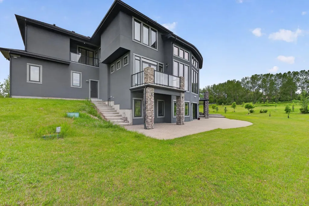 246051 20 Street E Rural Foothills County AB T1S 3N1