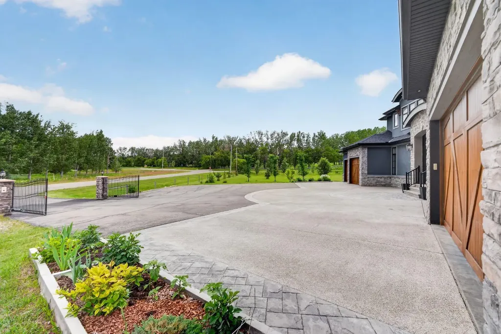 246051 20 Street E Rural Foothills County AB T1S 3N1