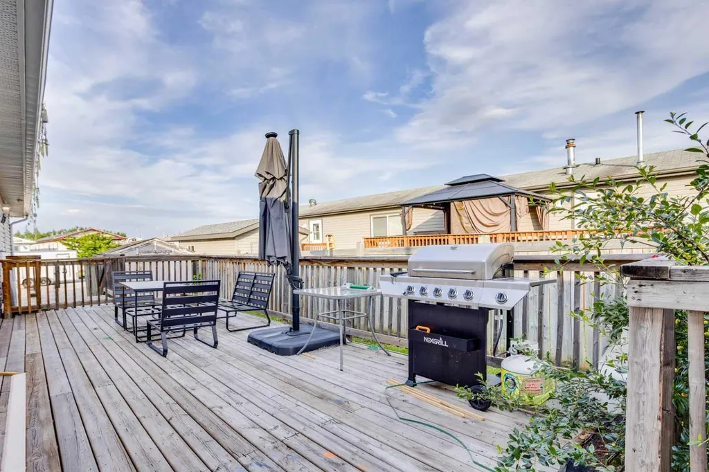 125 Balsam Way Fort Mcmurray AB T9K 0G2