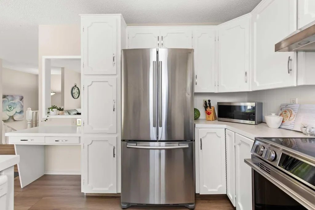92 Sharpe Crescent SE Medicine Hat AB T1B3Y6