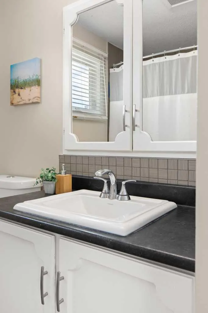 92 Sharpe Crescent SE Medicine Hat AB T1B3Y6