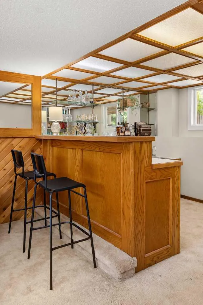 92 Sharpe Crescent SE Medicine Hat AB T1B3Y6