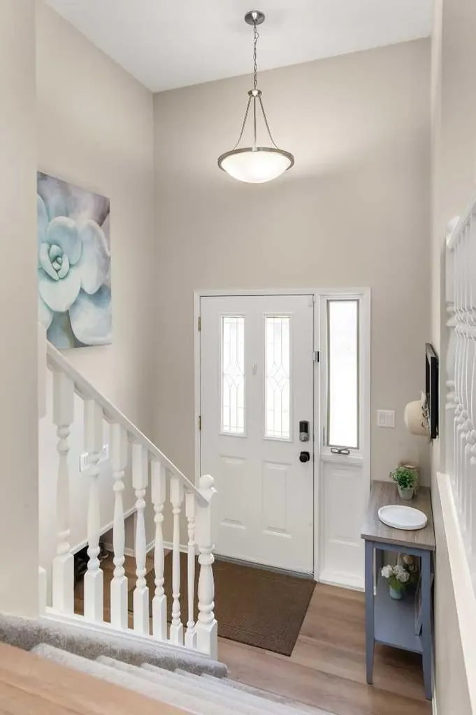 92 Sharpe Crescent SE Medicine Hat AB T1B3Y6