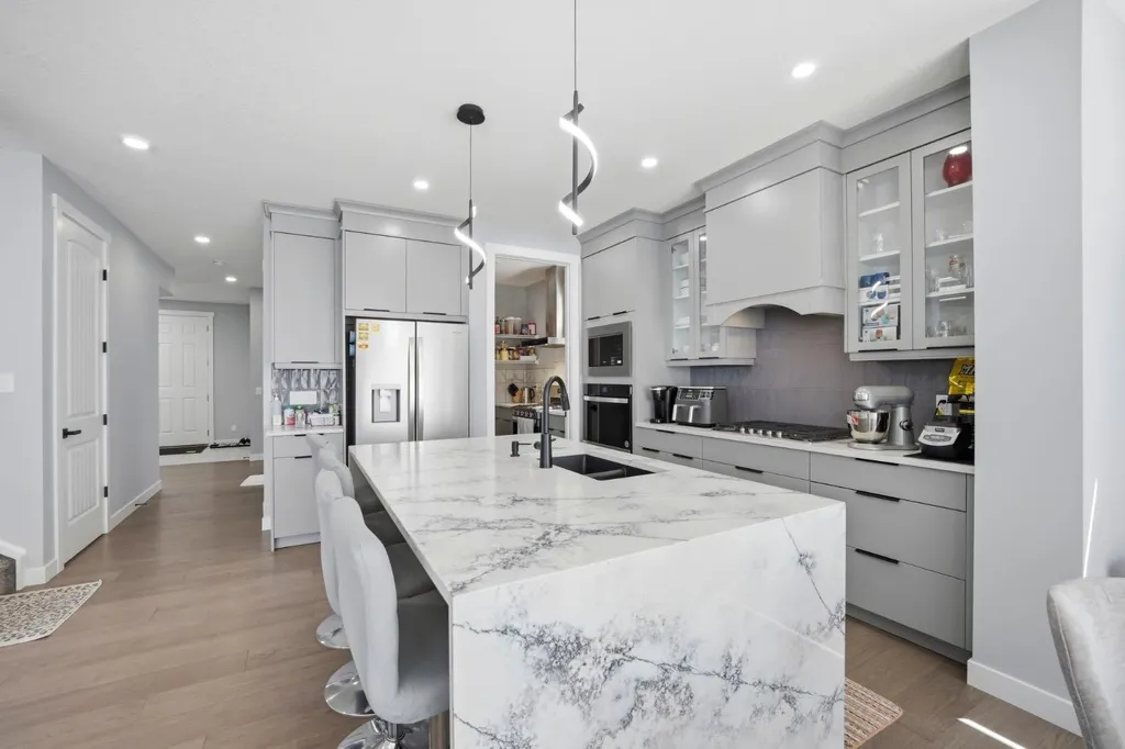79 Amblefield Grove NW Calgary AB T3P 2K1