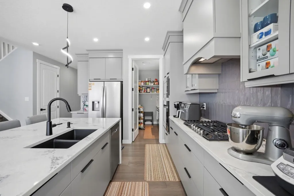 79 Amblefield Grove NW Calgary AB T3P 2K1