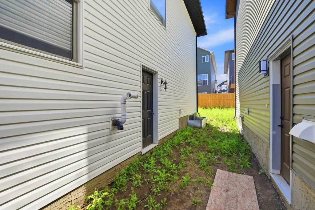 79 Amblefield Grove NW Calgary AB T3P 2K1
