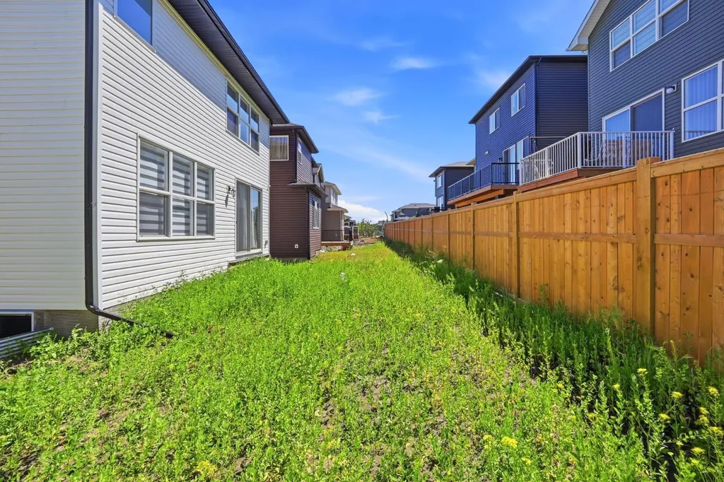 79 Amblefield Grove NW Calgary AB T3P 2K1