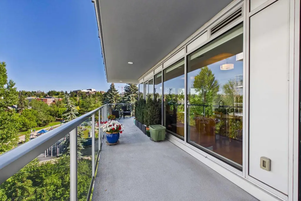 1234 5 Avenue NW Calgary AB T2N 0R9