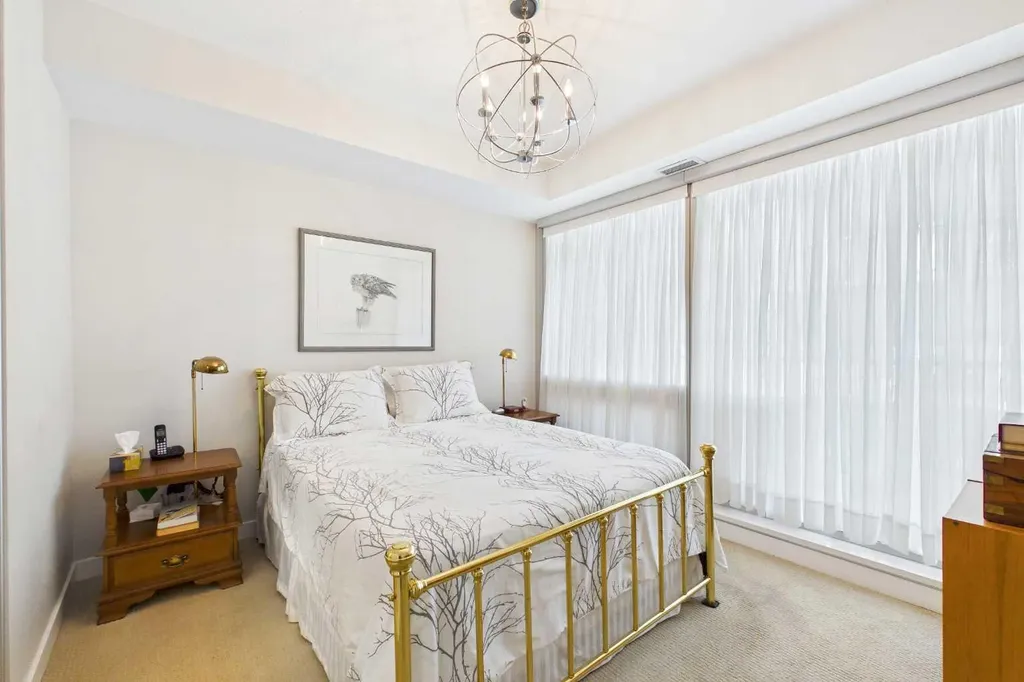 1234 5 Avenue NW Calgary AB T2N 0R9