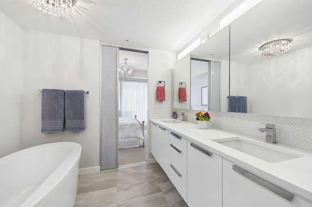1234 5 Avenue NW Calgary AB T2N 0R9