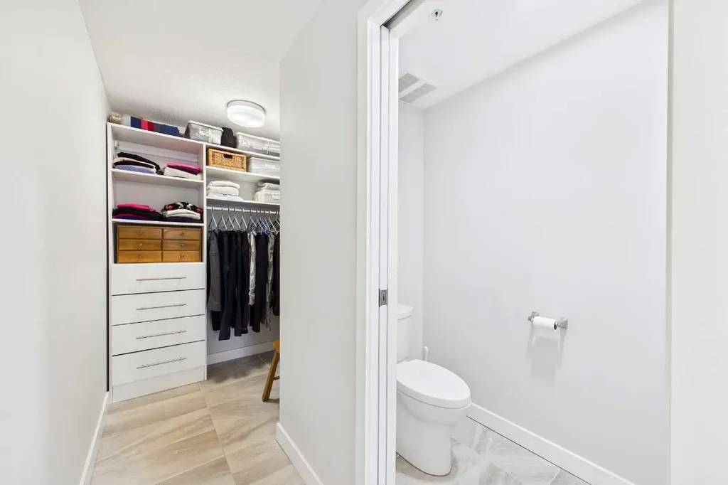1234 5 Avenue NW Calgary AB T2N 0R9