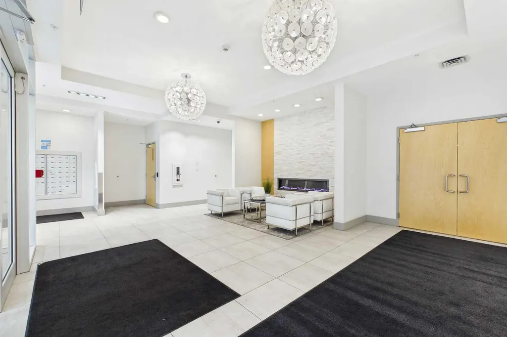 1234 5 Avenue NW Calgary AB T2N 0R9