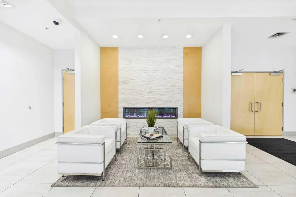 1234 5 Avenue NW Calgary AB T2N 0R9
