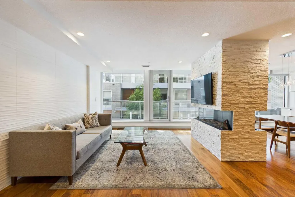 1234 5 Avenue NW Calgary AB T2N 0R9