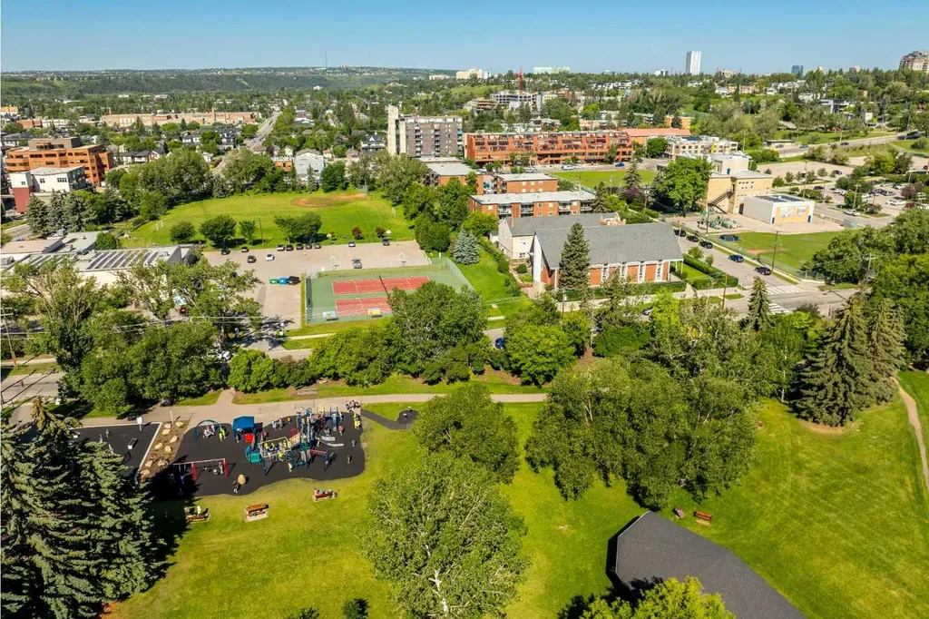 1234 5 Avenue NW Calgary AB T2N 0R9