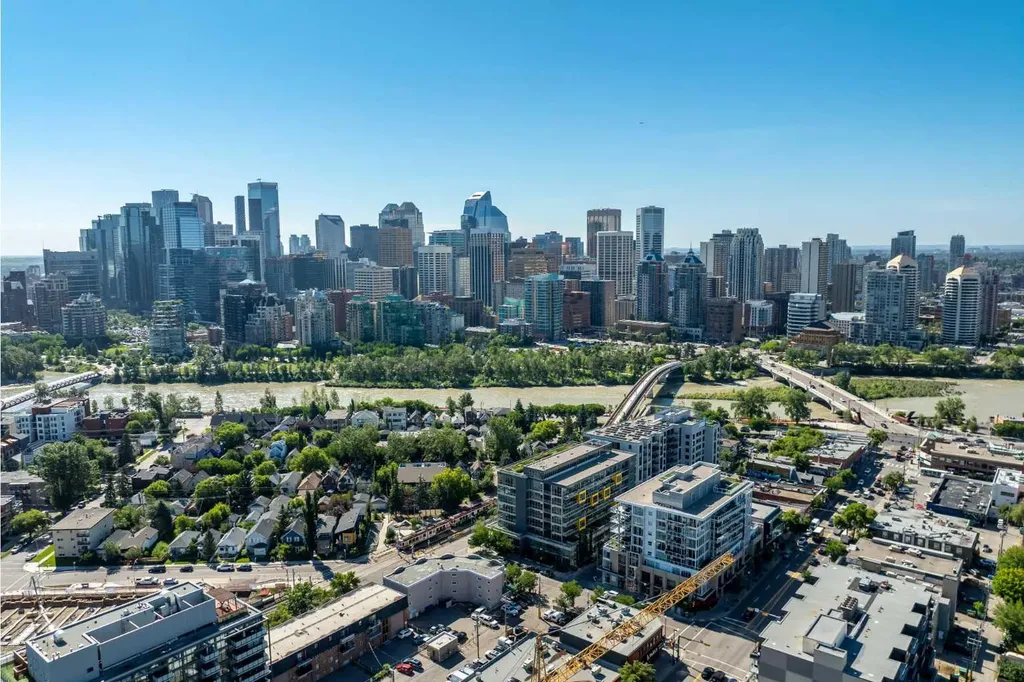 1234 5 Avenue NW Calgary AB T2N 0R9