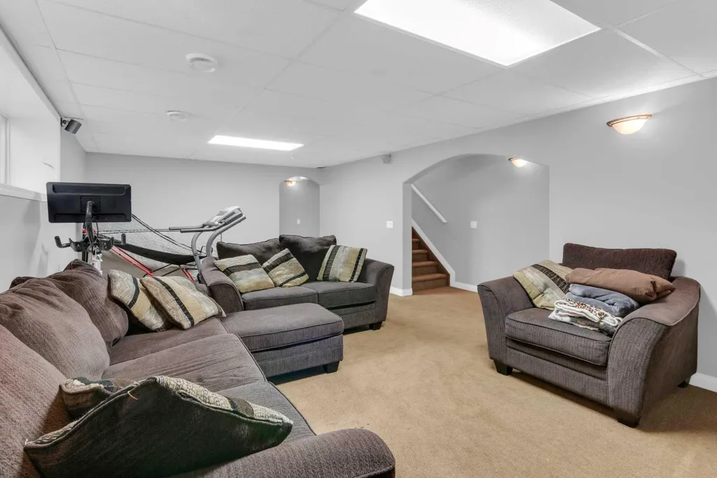 136 Allen Crescent Vulcan AB T0L 2B0